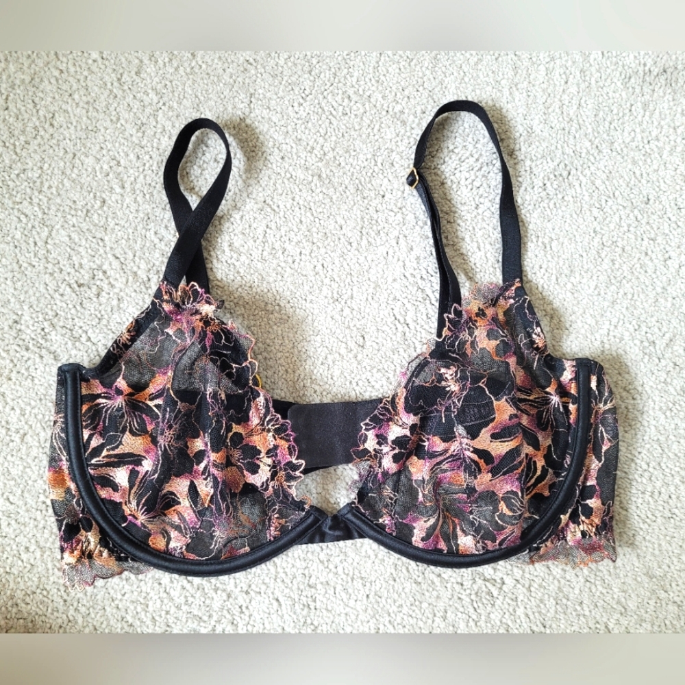 Victoria's Secret Very Sexy Unlined Lace Bra